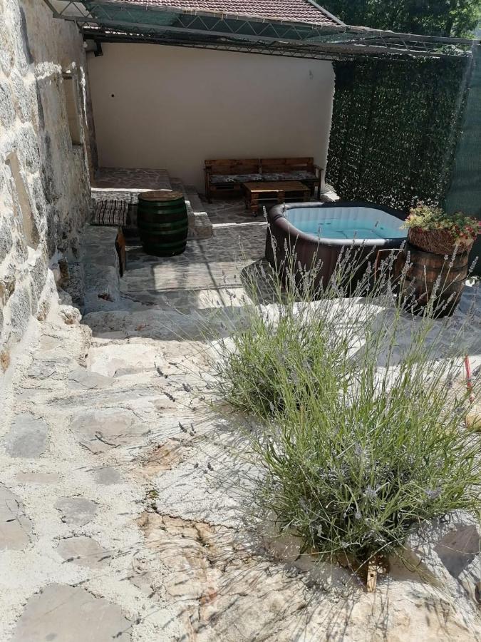The Old Stable 1861 Villa Imotski Bagian luar foto