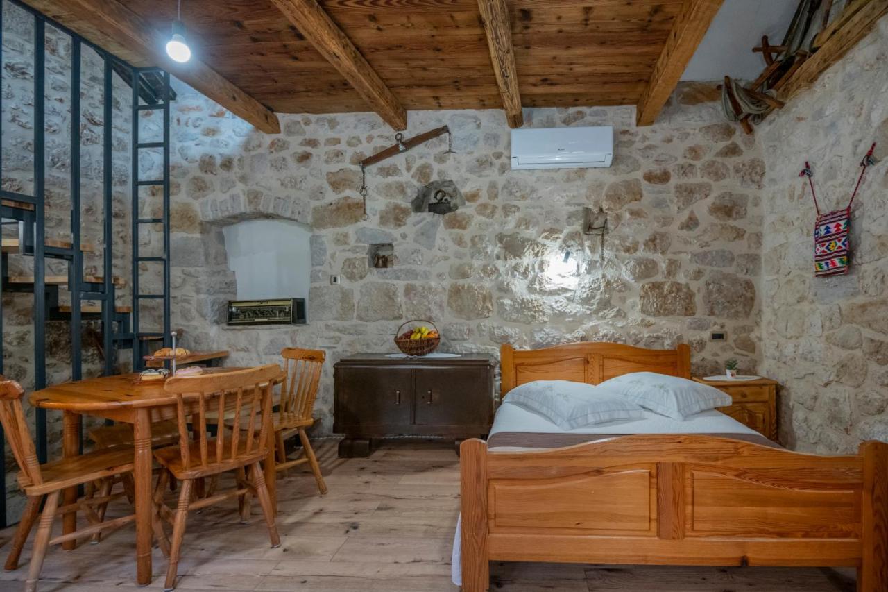 The Old Stable 1861 Villa Imotski Bagian luar foto