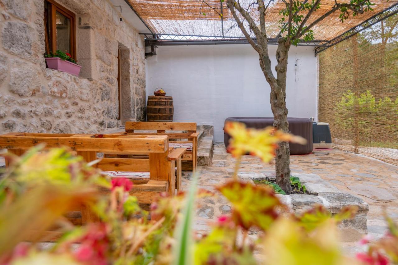 The Old Stable 1861 Villa Imotski Bagian luar foto